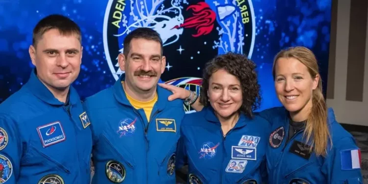 പ്രതിസന്ധികൾക്കൊടുവിൽ-ക്രൂ-12-കുതിക്കുന്നു;-നാല്-ബഹിരാകാശ-യാത്രികരുമായി-ഫാൽക്കൺ-9-റോക്കറ്റ്-വിണ്ണിലേക്ക്