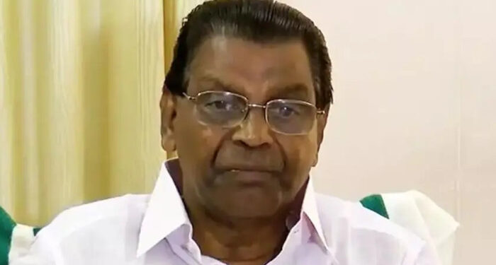 ഗണേഷ്-കുമാറിന്റെ-എല്ലാ-കഥകളും-അറിയുന്ന-ഒരേ-ഒരാളാണ്-താന്‍,-ഉമ്മന്‍ചാണ്ടിയെ-വീണ്ടും-വലിച്ചിഴയ്ക്കാന്‍-വയ്യാത്തകൊണ്ടാണ്-പുറത്തുപറയാത്തത്,-ഇതൊക്കെ-നീതിയാണോ?-എന്ത്-ഗുണമാണ്-ഇതില്‍-നിന്ന്-കിട്ടുന്നത്,-ഗണേഷ്-കുമാറിനെതിരെ-രൂക്ഷവിമര്‍ശനവുമായി-തിരുവഞ്ചൂര്‍-രാധാകൃഷ്ണന്‍