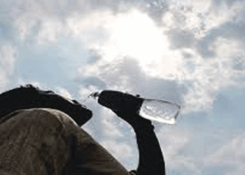 വേനൽ-ചൂടിലുരുകി-കേരളം;തൊഴിലാളികളുടെ-ജോലി-സമയം-പുനഃക്രമീകരിച്ചു;-ഉച്ചയ്ക്ക്-12-മുതല്‍-3-വരെ-വിശ്രമവേള