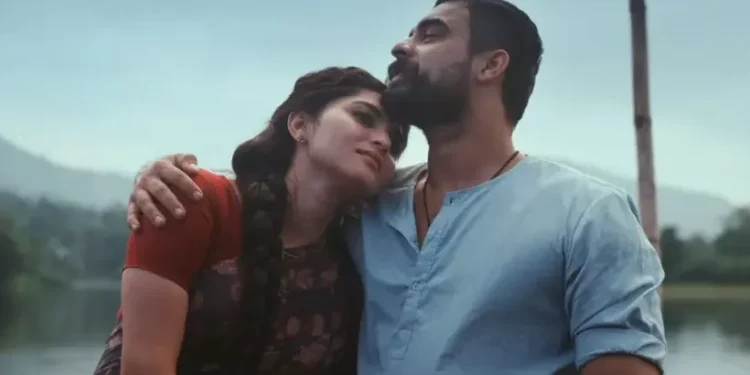 മമ്മൂട്ടിയുടെ-പഴയ-ലുക്കിൽ-ടൊവിനോ;-‘പള്ളിച്ചട്ടമ്പി’യിലെ-ഗാനം-വൈറൽ