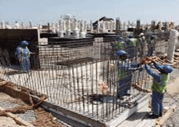 ഒമാനിൽ-സ്വദേശിവത്ക്കരണം-കർശനമാക്കി;-പ്രവാസികളുടെ-തൊഴിൽ-പെർമിറ്റ്-നിയമങ്ങൾ-പരിഷ്‌കരിച്ചു;-‘റിയാദ’-കാർഡ്-കൈവശമുള്ള-സംരംഭങ്ങൾക്ക്-പ്രത്യേക-പരിഗണന