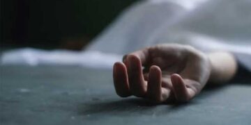 മാതാപിതാക്കൾ-തമ്മിൽ-വേർപിരിഞ്ഞ-ശേഷം-കുട്ടി-താമസിച്ചത്-പിതാവിനൊപ്പം!!-അയൽവാസിയും-ബന്ധുവും-പീഡിപ്പിച്ച-പ്ലസ്-വൺ-വിദ്യാർഥിനി-വീട്ടിൽ-തൂങ്ങിമരിച്ച-നിലയിൽ,-കുട്ടിയുടെ-മരണത്തിനു-പിന്നിൽ-കടുത്ത-മാനസിക-വിഷമം?