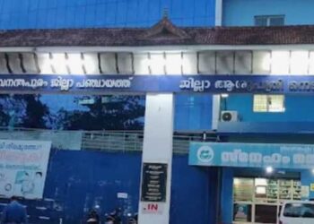 ഡോക്ടർക്കെതിരെ-മുൻപും-പരാതികൾ-ലഭിച്ചിട്ടുണ്ട്,-ജില്ലാ-ആശുപത്രിയിൽ-തിരികെ-പ്രവേശിപ്പിക്കില്ല-ആരോഗ്യവകുപ്പ്-ഡയറക്ടർ!!-!!-കൈക്കൂലി-ചോദിച്ചുവാങ്ങിയെന്ന-കുട്ടിയുടെ-പിതാവിന്റെ-ആരോപണം-ഡോ.-ബിന്ദു-സുന്ദറിന്-സസ്പെൻഷൻ,-അടിയന്തര-റിപ്പോർട്ട്-ആവശ്യപ്പെട്ട്-ആരോ​ഗ്യമന്ത്രി,-കുട്ടിയുടെ-പോസ്റ്റ്-മോർട്ടം-നാളെ