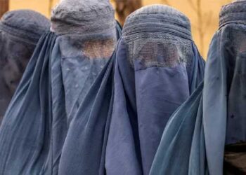 നിയമത്തെപ്പറ്റി-ഒരക്ഷരം-മിണ്ടിപ്പോകരുത്…-ഭാര്യയെ-വേണേൽ-കാലുമടക്കി-തൊഴിക്കാം,-അടിക്കാം,-പക്ഷെ-എല്ലൊടിയാതെ-സൂക്ഷിക്കണം,-പ്രത്യേക്ഷത്തിൽ-മുറിവുകൾ-കാണരുത്,-ഇനി-ഭർത്താവിനെ-അകത്താക്കണമെങ്കിലോ,-ഭാര്യ-അത്-കോടതിയിൽ-പോയി-ജഡ്ജിയെ-മുറിവ്-കാണിച്ച്-ബോധ്യപ്പെടുത്തണം,-ശിക്ഷ-15-ദിവസം!!-ഭർത്താവിന്റെ-അനുമതിയില്ലാതെ-ബന്ധുവീട്ടിൽ-പോയാൽ-3-മാസം-ജയിലിൽ,-…-പ്രാകൃത-നിയമമിറക്കി-താലിബാൻ