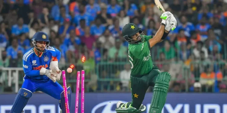 ബാബർ-അസം-പാകിസ്ഥാന്-ബാധ്യതയാകുന്നോ?-സൂപ്പർ-എട്ടിൽ-നിർണ്ണായക-തീരുമാനത്തിനൊരുങ്ങി-മാനേജ്‌മെന്റ്!