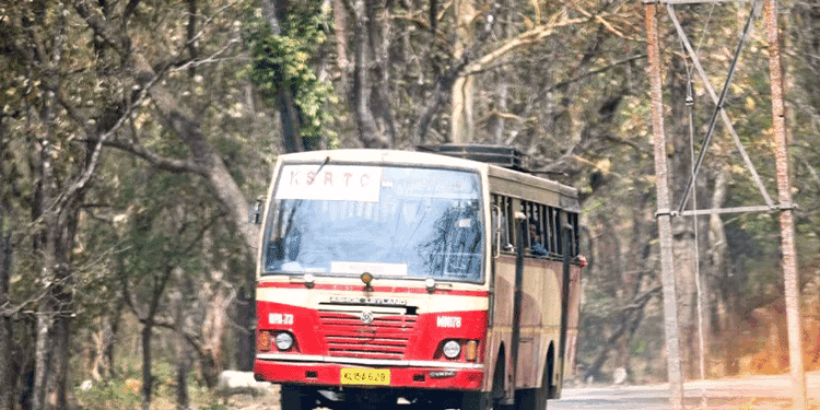 മലയാളിയുടെ-ആനവണ്ടിക്ക്-ഇന്ന്-88-വയസ്സ്;-രാജകീയ-പ്രൗഢിയോടെ-കെഎസ്ആർടിസിയുടെ-പിറന്നാൾ