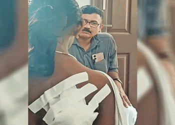 ‘വീടിനുള്ളിലും-രക്ഷയില്ല’;-കാട്ടുപന്നി-വീട്ടിൽക്കയറി-ആക്രമിച്ചു;-തൃശ്ശൂര്-ഒമ്പതുവയസ്സുകാരിയ്ക്ക്-​-വാരിയെല്ലിൻ്റെ-മുകൾഭാഗത്തായി-ആഴത്തിൽ-പരിക്ക്