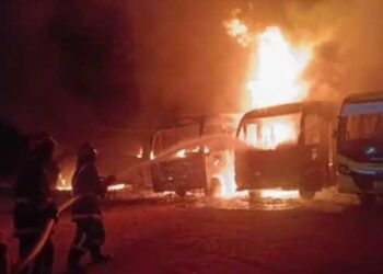 മറ്റൊരു-സ്ഥലത്ത്-മാറ്റിനിർത്തിയിരുന്ന-ടെമ്പോ-ട്രാവലർ-ബസുകളിലേക്ക്-ഇടിച്ചുകയറ്റിയ-നിലയിൽ!!-ചേങ്കോട്ടുകോണം-സ്കൂളിലെ-തീപിടിത്തത്തിൽ-ദുരൂഹത,-ബസുകൾക്ക്-ആരോ-തീയിട്ടതാണെന്ന്-സ്കൂൾ-അധികൃതർ,-സിസിടിവി-അടക്കം-പരിശോധിക്കും,-തീപിടിത്തമുണ്ടായത്-പുലർച്ചെ-2.45-ഓടെ