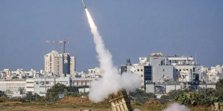 അയൺഡോം-ഇന്ത്യയ്ക്ക്-നൽകാൻ-തയാറെന്ന്-ഇസ്രയേൽ;-പ്രതിരോധ-രംഗത്ത്-വൻ-കുതിച്ചുചാട്ടത്തിനൊരുങ്ങി-രാജ്യം