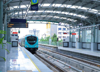 കൊച്ചി-മെട്രോയിൽ-സാങ്കേതിക-തടസം;-ട്രെയിനുകൾ-പണിമുടക്കി