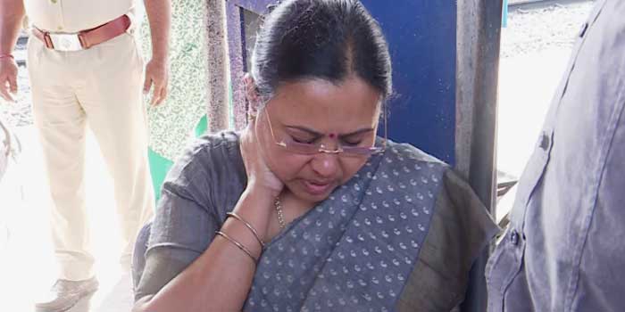 മന്ത്രിയെ-കയ്യേറ്റം-ചെയ്യുന്ന-ദൃശ്യങ്ങളില്ല,-റെയിൽവേ-സ്റ്റേഷനിലെ-സിസിടിവി-ദൃശ്യങ്ങൾ-അരിച്ചുപെറുക്കി-ആർപിഎഫ്!!-കോടിയേരിയിൽ-കോൺഗ്രസ്-ഓഫിസിന്-അജ്ഞാതർ-തീയിട്ടു,-സംസ്ഥാനത്തിന്റെ-വിവിധ-ഭാഗങ്ങളിൽ-കോൺഗ്രസിന്റെ-കൊടിമരങ്ങളും-ഫ്ലക്സ്-ബോർഡുകളും-നശിപ്പിച്ച്-സിപിഎം,-വീണാ-ജോർജിന്-പരിയാരം-മെഡിക്കൽ-കോളജിൽ-ഇന്ന്-വിദഗ്ധ-പരിശോധന