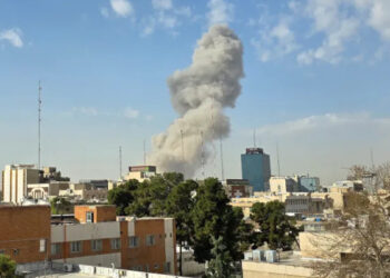 ഇറാനില്‍-ആക്രമണം-അഴിച്ചുവിട്ട്-ഇസ്രയേലും-–-യുഎസും,-ടെഹ്റാനിൽ-വന്‍-നാശനഷ്ടം,-സ്ഥലം-വിട്ട്-ഖമനയി