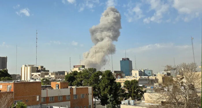 ഇറാനില്-ആക്രമണം-അഴിച്ചുവിട്ട്-ഇസ്രയേലും-–-യുഎസും,-ടെഹ്റാനിൽ-വന്-നാശനഷ്ടം,-സ്ഥലം-വിട്ട്-ഖമനയി