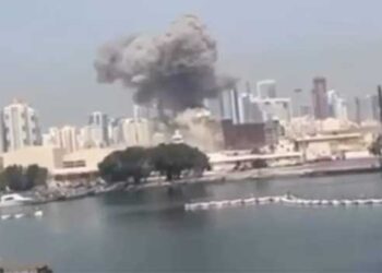 ഗൾഫിലെ-യുഎസ്-താവളങ്ങൾ-ലക്ഷ്യമിട്ട്-തുടരെത്തുടടെ-മിസൈലുകൾ-വർഷിച്ച്-ഇറാൻ!!-ഗൾഫ്-രാജ്യങ്ങൾ-വ്യോമപാത-അടച്ചു,-യുദ്ധഭീതിയിൽ-പശ്ചിമേഷ്യാ…സൈനിക-കേന്ദ്ര-പരിസരത്തുനിന്ന്-എല്ലാവരും-അകന്നു-നിൽക്കണം,-ജനങ്ങൾ-വീടുകളിലോ-മറ്റു-സുരക്ഷിതയിടങ്ങളിലോ-തുടരണമെന്നും-മുന്നറിയിപ്പ്