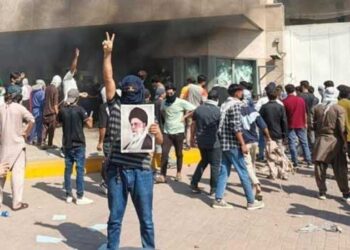 ഇറാൻ-ആക്രമണത്തിൽ-അമേരിക്കയ്ക്കെതിരെ-തിരിഞ്ഞ്-പാക്കിസ്ഥാൻ,-യുഎസ്-എംബസി-ഓഫിസിന്-തീയിട്ടു!!-പ്രതിഷേധക്കാരെ-നീക്കാൻ-കണ്ണീർ-വാതകപ്രയോ​ഗം,-വെടിവെപ്പിൽ-6-പേർ-കൊല്ലപ്പെട്ടു,-ഇറാനെതിരെ-യുഎസും-ഇസ്രയേലും-നടത്തുന്ന-“അനാവശ്യമായ-ആക്രമണങ്ങളെ”-ശക്തമായി-അപലപിച്ച്-പാക്-ഉപപ്രധാനമന്ത്രി-video