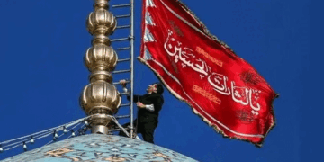 ഇതുകൊണ്ടൊന്നും-ആയിട്ടില്ല;-വരാൻ-പോകുന്നത്-ഭീകര-പ്രതികാരം?-സൂചനയേകി-ഇറാൻ-–-ജംകരാൻ-പള്ളിയുടെ-മിനാരത്തിൽ-പ്രതികാരത്തിന്റേയും-ക്രോധത്തിന്റേയും-അടയാളമായ-ചെങ്കൊടി-ഉയർത്തി