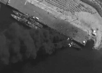 ‘ഒമ്പത്-ഇറാനിയൻ-നാവിക-കപ്പലുകൾ-ഞങ്ങൾ-മുക്കി,-ബാക്കിയുള്ളവയും-ഉടൻ-തന്നെ-കടലിന്റെ-അടിത്തട്ടിലാകും,-നാവികസേനാ-ആസ്ഥാനം-നശിപ്പിച്ചു’-ട്രംപ്!!-യുഎസ്എസ്-എബ്രഹാം-ലിങ്കൺ-ആക്രമിച്ചെന്ന-വാദവുമായി-ഇറാൻ-റെവല്യൂഷണറി-ഗാർഡും-രംഗത്ത്,-‘ഇറാന്റെ-മിസൈലുകൾക്ക്-പടക്കപ്പലിന്റെ-ഏഴ്-അയൽവക്കത്തുപോലും-എത്താൻ-കഴിഞ്ഞില്ല’-അമേരിക്ക