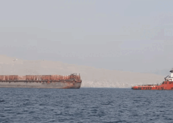 വഴിമുട്ടി-27-ഇന്ത്യൻ-കപ്പലുകൾ;-നടുക്കടലിൽ-കുടുങ്ങിയത്-10,000-കോടിയുടെ-ഉല്പന്നങ്ങൾ;-ഹോർമുസ്-കടലിടുക്ക്-കടന്നാൽ-കപ്പലുകൾ-തീയിടുമെന്ന്-ഇറാൻ;-സഹായം-തേടി-ഉടമകൾ