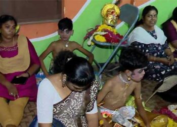 രക്ഷിതാക്കളിൽ-നിന്ന്-12,000-രൂപ-വീതം-ക്ഷേത്രം-ഭാരവാഹികൾ-വാങ്ങിയിട്ട്-കിടക്കാൻ-സൗകര്യമൊരുക്കിയത്-സ്‌കൂൾ-വരാന്തയിലും-ശുചിമുറിക്ക്-സമീപം-നിലത്തും,-കുത്തിയോട്ടത്തിനായി-കഠിന-വൃതമെടുത്ത-കുട്ടികൾക്ക്-വയ്യെന്നു-പറഞ്ഞിട്ടും-തിരിഞ്ഞ്-നോക്കിയില്ല,-കുടിക്കാൻ-നൽകിയത്-ചീത്തവെള്ളം-പരാതിയുമായി-മാതാപിതാക്കൾ