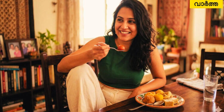 ഭക്ഷണശേഷം-അല്‍പ്പം-മധുരമായാലോ-?-;-ആവാമെന്നോ-വേണ്ടെന്നോ-പറയേണ്ടത്-?,-ഇതാ-അപകടമൊഴിവാക്കി-കഴിക്കാനുള്ള-വഴി