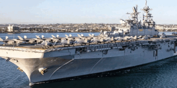 ‘അമേരിക്കയിത്-എന്തിനുള്ള-പുറപ്പാടാണ്?-‘-കരുത്തുറ്റ-ആക്രമണ-കപ്പൽ-യുഎസ്എസ്-ട്രിപ്പോളി-പശ്ചിമേഷ്യയിലേയ്ക്ക്;-2,200-സൈനികരും!