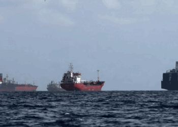 യുദ്ധം-അവസാനിച്ചാലും-ഹോർമൂസിൽ-പിടിമുറുക്കാൻ-ഇറാൻ;-ഇതുവഴി-പോകുന്ന-കപ്പലുകൾ-ഇനി-ടോൾ-നല്കണം;-ഇറാനെതിരെ-ഉപരോധം-ഏർപ്പെടുത്തിയ-രാജ്യങ്ങൾക്കുമേൽ-കൂതുതൽ-നിയന്ത്രണങ്ങൾ