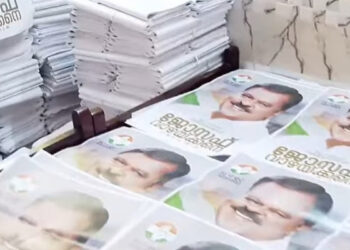 2000-ഓളം-പോസ്റ്ററുകളും-500-ഫ്ലെക്സ്-ബോർഡുകളും-അടിച്ചത്-വെറുതെയായി,-ചില-നേതാക്കളുടെ-താൽപ്പര്യപ്രകാരമാണ്-തന്നെ-ഒഴിവാക്കിയത്,-പാർട്ടി-തനിക്ക്-അമ്മയെ-പോലെയാണ്.-അത്-കൊണ്ട്-മാത്രം-കോണ്‍ഗ്രസ്-വിടുന്നില്ല-ജോസഫ്-വാഴയ്ക്കൻ