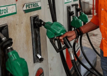 പ്രീമിയം-പെട്രോളിന്റെ-വില-കൂട്ടി;-ലിറ്ററിന്-209-രൂപ-മുതൽ-2.35-രൂപവരെയാണ്-വർദ്ധിപ്പിച്ചിരിക്കുന്നത്