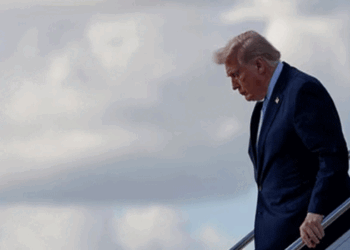 ഒടുവിൽ-മസിൽ-പിടുത്തം-ഒഴിവാക്കി-ട്രംപ്;-ഇറാനിയൻ-എണ്ണയ്ക്ക്-മേലുള്ള-ഉപരോധം-നീക്കി;-കുടുങ്ങിക്കിടന്ന-ടാങ്കറുകളിലെ-എണ്ണ-വിപണിയിലെത്തിക്കാം;-ആ​ഗോള-പ്രതിസന്ധി-പരിഹരിക്കപ്പെടുമോ?