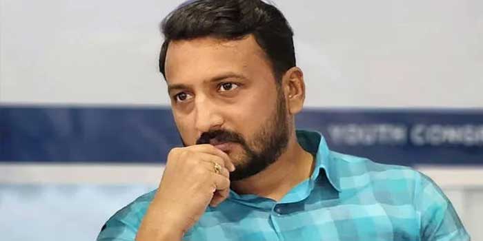 പ്രായപൂർത്തിയാകാത്ത-കുട്ടിയുൾപ്പെടെ-10-പേരെ-പീഡനത്തിന്-ഇരയാക്കിയിട്ടുണ്ടെന്ന-പരാതി-നിലവിലുണ്ട്!!-രാഹുൽ-മാങ്കൂട്ടത്തിലിന്റെ-മുൻകൂർ-ജാമ്യം-റദ്ദാക്കണം,-ഒന്നാം-പരാതിക്കാരി-സുപ്രിംകോടതിയിൽ,-ഹർജി-പരിഗണിക്കുക-ബുധനാഴ്ച