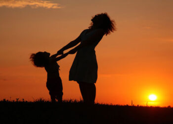 അമ്മമാർക്ക്-ആദരം;-ദുബായിലെ-ഔദ്യോഗിക-രേഖകളിൽ-വലിയ-മാറ്റം,-പുതിയ-വിശേഷണം-ഇങ്ങനെ!