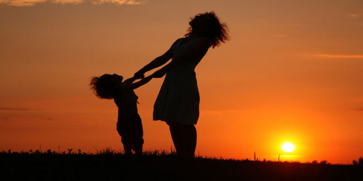 അമ്മമാർക്ക്-ആദരം;-ദുബായിലെ-ഔദ്യോഗിക-രേഖകളിൽ-വലിയ-മാറ്റം,-പുതിയ-വിശേഷണം-ഇങ്ങനെ!