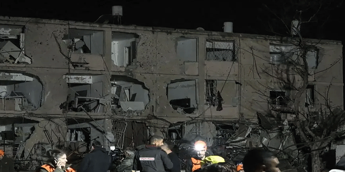 നതാൻസിലെ-ആക്രമണത്തിന്-പകരം-വീട്ടി-ഇറാൻ;-ഇസ്രയേൽ-ആണവ-ഗവേഷണ-കേന്ദ്രം-ലക്ഷ്യമിട്ട്-കനത്ത-മിസൈൽ-ആക്രമണം