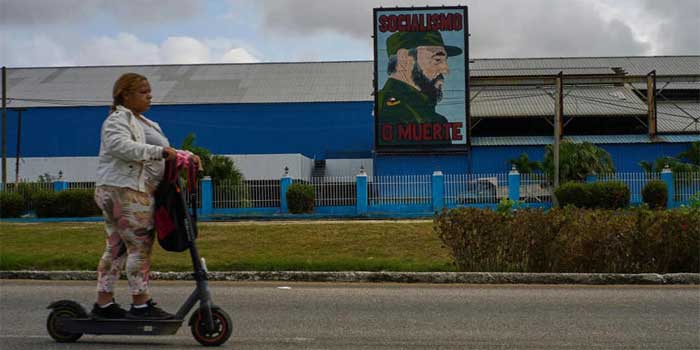 ‘പ്ലീസ്-രണ്ട്-കണ്ടെയ്നർ-ഡീസൽ-ഇറക്കുമതി-ചെയ്തോട്ടേ?-എംബസിയിലെ-ജനറേറ്ററുകൾ-പ്രവർത്തിപ്പിക്കുന്നതിനാ’…-ഇറാൻ-കഴിഞ്ഞാൽ-ട്രംപ്-നോട്ടമിട്ടിരിക്കുന്ന-ക്യൂബയോട്-യുഎസ്-എംബസിക്കാവശ്യമായ-ഡീസൽ-ഇറക്കുമതിക്ക്-അനുമതി-തേടി-അമേരിക്ക!!-‘നാണം-കെട്ടത്,-തരില്ലെന്ന്-–-ക്യൂബ