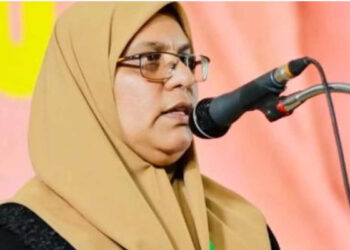 പറിച്ചെറിഞ്ഞവരുടെ-മുന്നിൽ-പച്ചപിടിച്ച്-പടരണം,-അല്ലാതെന്ത്?-സുഹ്റ-മമ്പാടിന്-സീറ്റ്-നല്‍കാത്തതില്‍-പ്രതിഷേധിച്ച്-മകന്‍