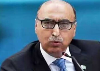 ‘ഞങ്ങളുടെ-മിസൈലുകൾ-അമേരിക്കയിൽ-എത്തില്ലാരിക്കും,-പക്ഷേ-ഞങ്ങൾ-മുംബൈയെയും-ന്യൂഡൽഹിയെയും-ആക്രമിക്കും,-ബാക്കി-പിന്നീട്-കാണാം…-യുഎസ്-പാക്കിസ്ഥാനെ-ആക്രമിച്ചാൽ-പകരം-പാക്കിസ്ഥാൻ-ഇന്ത്യയെ-ആക്രമിക്കും’-വിവാദ-പരാമർശവുമായി-മുൻ-പാക്ക്-ഹൈക്കമ്മിഷ്ണർ