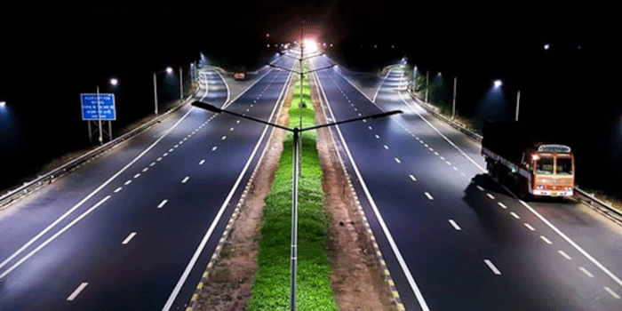 റോഡുകളിലെ-കുഴികളും-വിള്ളലുകളുമെല്ലാം-കണ്ടെത്താൻ-ഇനി-മുതൽ-എഐ;-പുതിയ-സാങ്കേതിക-പദ്ധതിയുമായി-ദേശീയപാത-അതോറിറ്റി