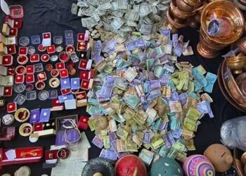 ‘ഈ-ദയ-ഒരിക്കലും-മറക്കില്ല.-നന്ദി,-ഇന്ത്യ’…കശ്മീരിലെ-ഒരു-വിധവ-നൽകിയത്-തന്റെ-ഭർത്താവിന്റെ-ഓർമ്മയ്ക്കായി-28-വർഷമായി-സൂക്ഷിച്ച-സ്വർണം,-ചിലർ-പണം,-ചിലർ-ഓട്ടുപാത്രങ്ങൾ,-കന്നുകാലികൾ…-ബഡ്ഗാം-എംഎൽഎ-മുന്ദാസിർ-മെഹ്ദി-നൽകിയത്-ഒരു-മാസത്തെ-ശമ്പളം!!-ഈദുൽ-ഫിത്തർ-ആഘോഷങ്ങൾക്കിടെ-ഇറാന്റെ-പുനർനിർമാണത്തിനായി-പണവും-ആഭരണങ്ങളും-സംഭാവന-ചെയ്ത്-കശ്മീർ-ജനത