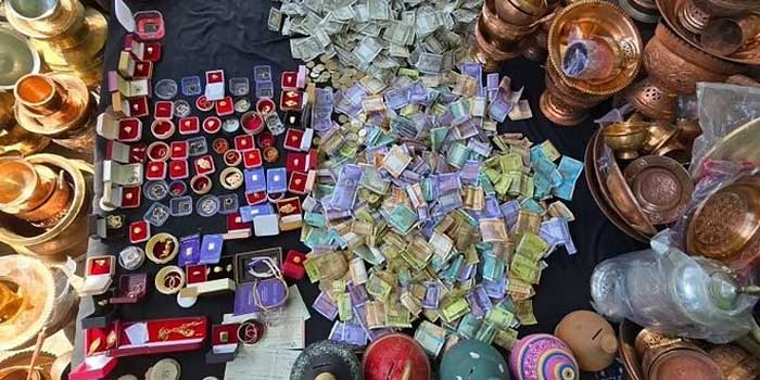 ‘ഈ-ദയ-ഒരിക്കലും-മറക്കില്ല.-നന്ദി,-ഇന്ത്യ’…കശ്മീരിലെ-ഒരു-വിധവ-നൽകിയത്-തന്റെ-ഭർത്താവിന്റെ-ഓർമ്മയ്ക്കായി-28-വർഷമായി-സൂക്ഷിച്ച-സ്വർണം,-ചിലർ-പണം,-ചിലർ-ഓട്ടുപാത്രങ്ങൾ,-കന്നുകാലികൾ…-ബഡ്ഗാം-എംഎൽഎ-മുന്ദാസിർ-മെഹ്ദി-നൽകിയത്-ഒരു-മാസത്തെ-ശമ്പളം!!-ഈദുൽ-ഫിത്തർ-ആഘോഷങ്ങൾക്കിടെ-ഇറാന്റെ-പുനർനിർമാണത്തിനായി-പണവും-ആഭരണങ്ങളും-സംഭാവന-ചെയ്ത്-കശ്മീർ-ജനത