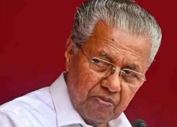 രണ്ടെണ്ണമടിച്ച-ആവേശത്തിൽ-പ്രവർത്തകൻ-‘എനിക്കൊരു-ചോദ്യം-ചോദിക്കാനുണ്ട്’,-‘അതങ്ങ്-വീട്ടിൽ-പോയി-ചോദിച്ചാൽ-മതി’-മുഖ്യമന്ത്രി