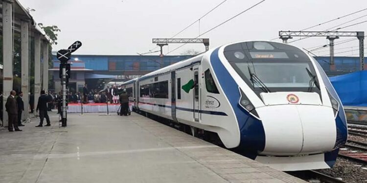 പ്ലസ്-ടു-പാസായവർക്ക്-റെയിൽവേയിൽ-അവസരം;-കോച്ച്-അറ്റൻഡന്റ്-തസ്തികയിൽ-യോഗ്യതാ-മാനദണ്ഡം-പുതുക്കി