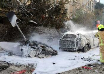 ട്രംപിന്റെ-യുദ്ധതന്ത്രങ്ങൾ-പാളി…-ഇസ്രയേലിനു-നേർക്ക്-തുടരെത്തുടരെ-മിസൈൽ-പായിച്ച്-ഇറാൻ!!-ടെൽ-അവീവിൽ-സൈറൺ-മുഴങ്ങി,-ആക്രമണത്തെ-പ്രതിരോധ-സംവിധാനങ്ങൾ-തകർത്തു,-പക്ഷെ-ഒരു-മിസൈൽ-പതിച്ചത്-വടക്കൻ-ഇസ്രയേലിലെ-വീടുകൾക്ക്-മുകളിൽ,-വിപണികൾ-വീണ്ടും-അനിശ്ചിതത്വത്തിൽ