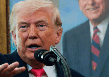 എണ്ണയും-,പ്രകൃതി-വാതക’വുമായി-ബന്ധപ്പെട്ട-വിലയേറിയ-ഒരു-വലിയ-‘സമ്മാനം’-ഇറാൻ-അമേരിക്കയ്ക്ക്-നൽകിയെന്ന്-ട്രംപ്;-‘അതെന്താണെന്ന്-ഇപ്പോൾ-പറയില്ല;-പക്ഷേ-ഒരു-‘ക്ലൂ’-തരാം,-ഹോർമൂസുമായി-ബന്ധപ്പെട്ട-കാര്യമാണ്’