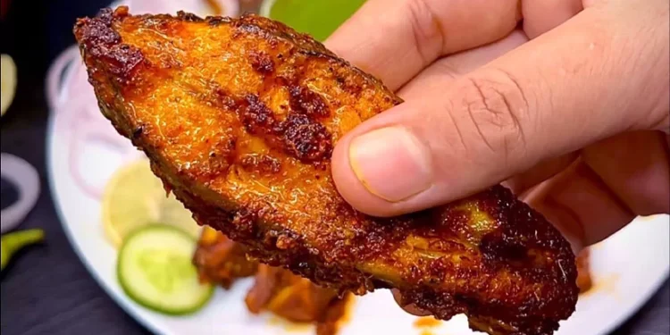 മസാലക്കൂട്ടുകൾ-കുറച്ച്-നാടൻ-രുചിയിൽ-മീൻ-പൊരിക്കാം!