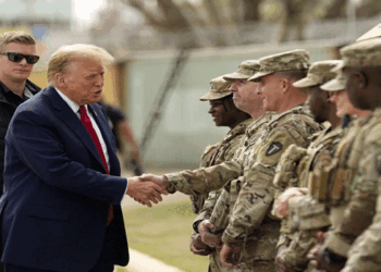 യുദ്ധം-അവസാനിപ്പിക്കുന്നതിന്-ഒരുവശത്ത്-​ഗംഭീര-ചർച്ച;-അണിയറയിലാകട്ടെ-കരയുദ്ധത്തിനുള്ള-ഒരുക്കങ്ങൾ;-പശ്ചിമേഷ്യയിലേക്ക്-10,000-സൈനികരെ-കൂടി-അയയ്ക്കാൻ-പദ്ധതിയിട്ട്-യുഎസ്