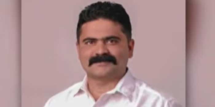 രാഹുൽ-മാങ്കൂട്ടത്തിലുമായി-അടുത്ത-ബന്ധം?,-പാലക്കാട്-നഗരസഭ-കൗൺസിലർ-പ്രശോഭ്-സി-വത്സനെതിരെ-ലൈംഗിക-പീഡന-പരാതിയുമായി-ദളിത്-യുവതി!!-ജോലി-വാഗ്ദാനം-ചെയ്ത്-വീട്ടിലെത്തിയും-കാറിൽ-വച്ചും-പീഡിപ്പിച്ചു,-ഹോട്ടലിലേക്ക്-വിളിച്ചുവരുത്തി-ഭീഷണിപ്പെടുത്തി-പീഡിപ്പിക്കാൻ-ശ്രമം,-ദൃശ്യങ്ങൾ-മൊബൈൽ-ഫോണിൽ-പകർത്തി…-യുവതി-പരാതി-നൽകിയത്-മുഖ്യമന്ത്രിക്ക്