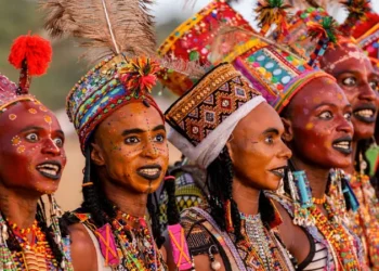 ഭാര്യയെ-സുന്ദരനായ-പുരുഷനൊപ്പം-അയക്കുന്ന-ഭർത്താക്കന്മാർ!-വോഡാബെ-ഗോത്രത്തിലെ-ഞെട്ടിക്കുന്ന-ആചാരങ്ങൾ!