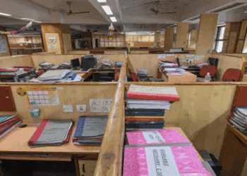 സർക്കാർ-ഓഫീസുകളിലും-പരിസരങ്ങളിലും-നിർബന്ധമായും-ശുചിത്വം-ഉറപ്പാക്കണം;-വീഴ്ച-വരുത്തിയാൽ-അതത്-സ്ഥാപന-മേധാവി-ഉത്തരവാദി;-കർശന-നടപടിയുണ്ടാകും