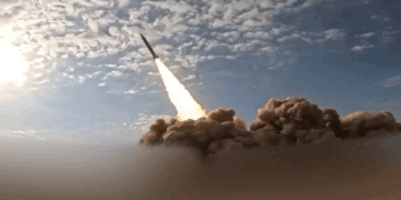 ആണവകേന്ദ്രങ്ങൾ-ലക്ഷ്യമാക്കി-യുഎസ്-നടത്തിയ-ആക്രമണങ്ങൾക്കുള്ള-മറുപടി;-​ഗൾഫ്-രാഷ്ട്രങ്ങൾക്കു-നേരെയുള്ള-ആക്രമണം-ശക്തമാക്കി-ഇറാൻ;-കനത്ത-ഡ്രോൺ,-മിസൈൽ-പ്രയോ​ഗം