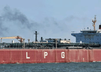 എൽപിജിയുമായി-രണ്ട്-കപ്പലുകൾ-കൂടി-ഹോർമുസ്-കടന്ന്-ഇന്ത്യയിലേയ്ക്ക്;-രണ്ട്-ടാങ്കറുകളിലുമായി-ഉള്ളത്-90,000-ടണ്ണിലധികം-പാചകവാതകം